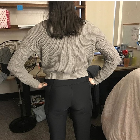 Urban outfitters pull over sweater - Picture 4 of 4